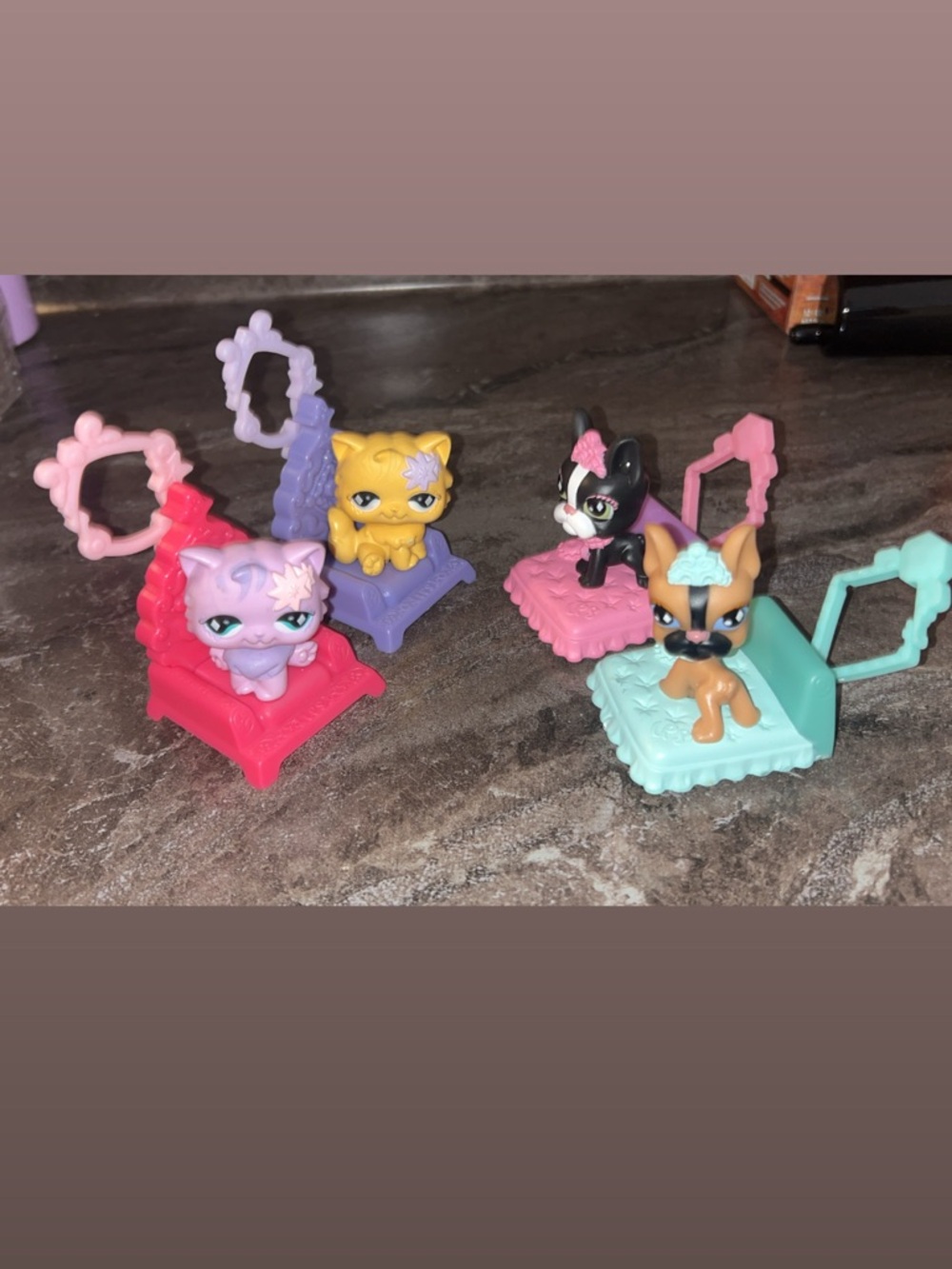 Littlest Pet Shop Pet Figures Playstands